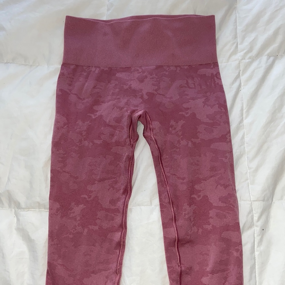 Gymshark Adapt Camo Seamless Leggings (Pink)